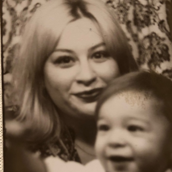 Meet your Posher, Jennifer - Picture 1 of 1